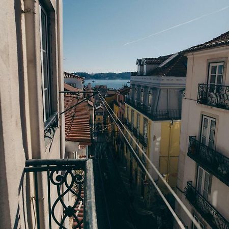 The Blue House - Bica Yellow Tram Lisbon Exterior photo