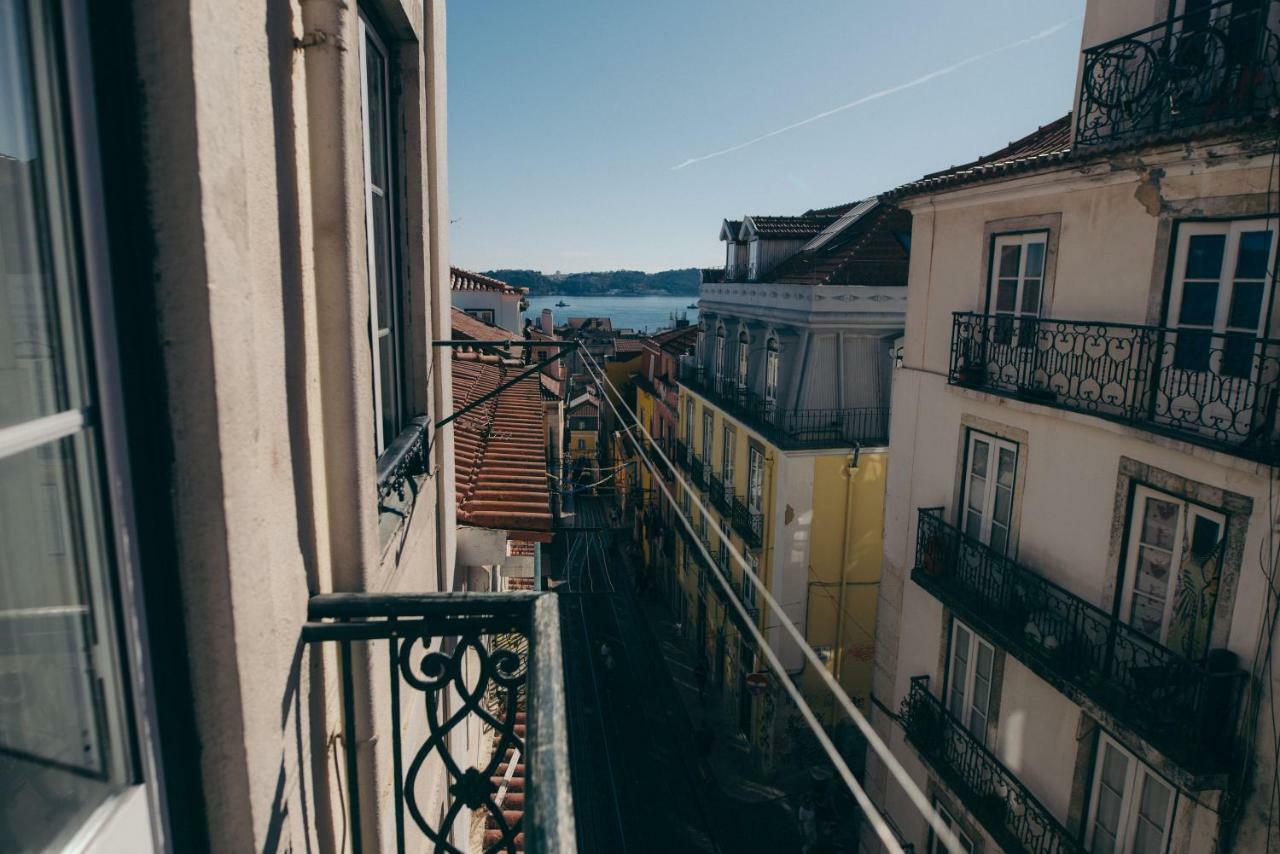 The Blue House - Bica Yellow Tram Lisbon Exterior photo